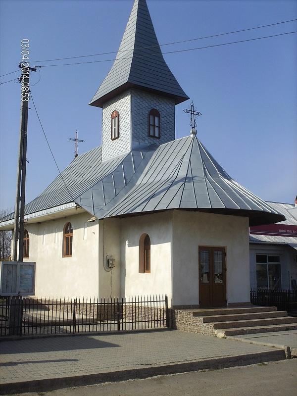 Biserica - vedere exterioară